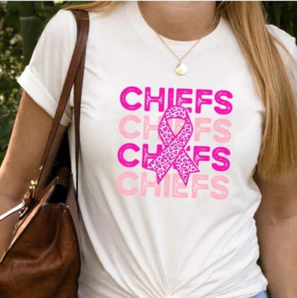 Gildan Other - Chiefs Breast Cancer Awareness tee